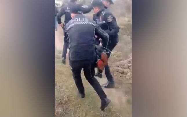 polis-kanala-dusen-azyaslini-bele-xilas-etdi