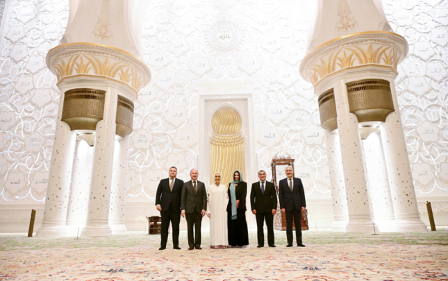 50-min-momin-eyni-anda-ibadet-ede-biler