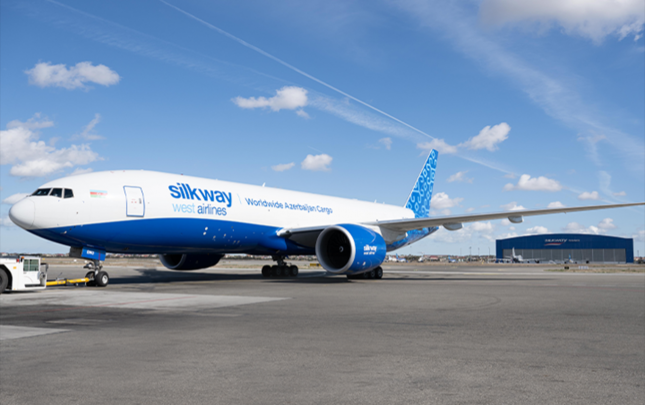 silk-way-west-airlines-dorduncu-boeing-777f-teyyaresini-tehvil-aldi