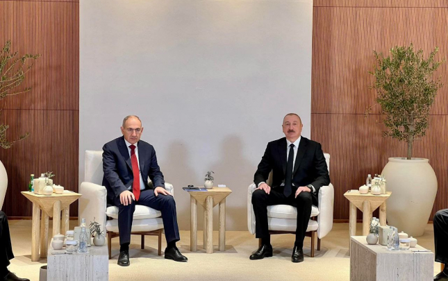 eliyev-ve-pasinyan-neyi-muzakire-etdi