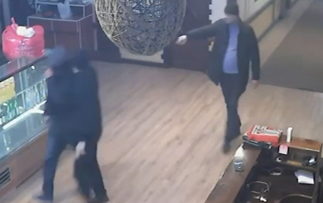 tanisina-oyun-qurub-25-min-teleb-etdiler