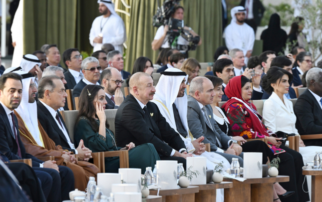 prezident-zayed-insan-qardasligi-mukafatinin-teqdimolunma-merasiminde-cixis-etdi