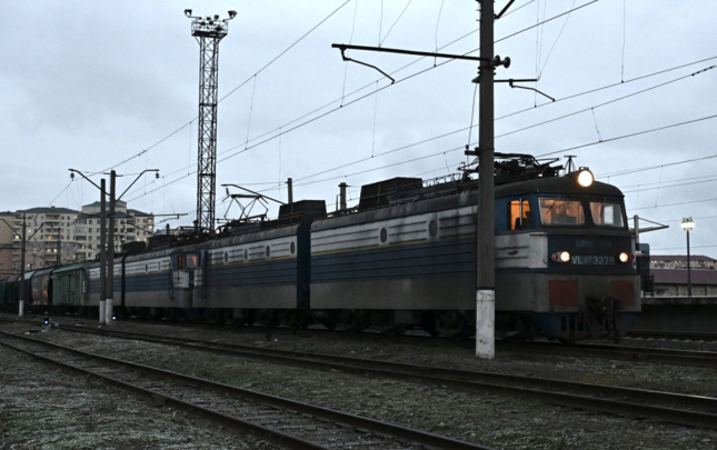 taxil-yuklu-8-vaqon-ermenistana-gedir