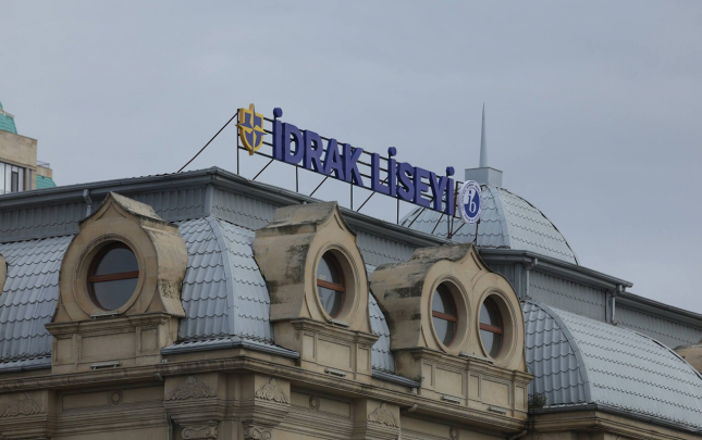 mediani-usaqlarin-menafelerini-ustun-tutmaga-devet-edirem