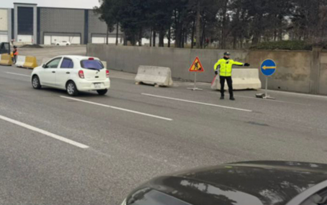 yol-baglandi-bu-istiqametlerde-tixac-yarandi