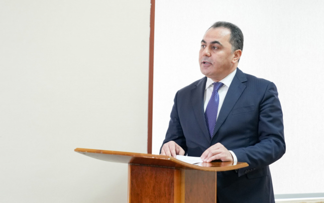 naxcivanin-bas-naziri-kolektive-teqdim-olundu