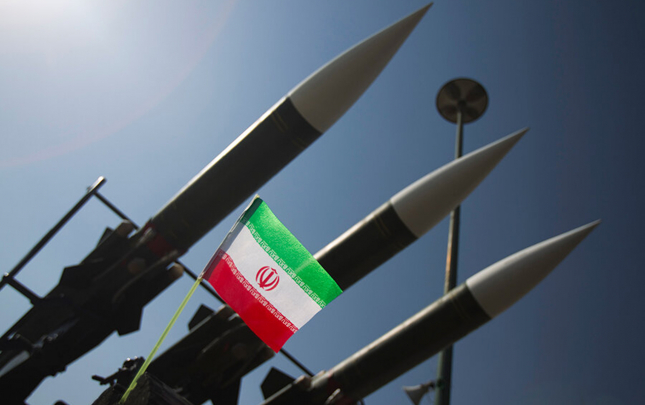 iran-yeni-silahlarin-aciq-numayisini-dayandirdi