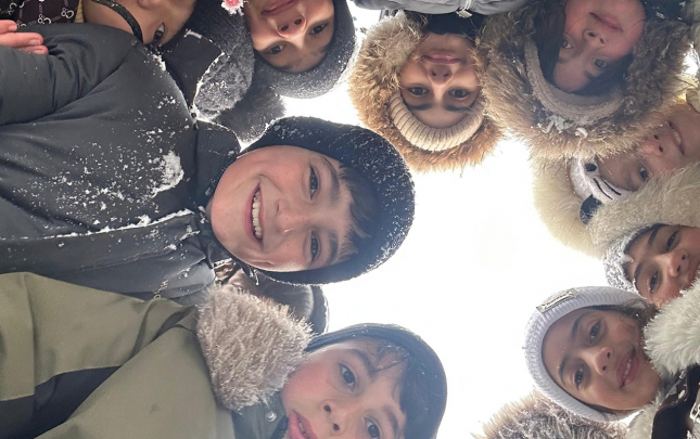 qar-sevincini-onlarin-uzunde-gorun