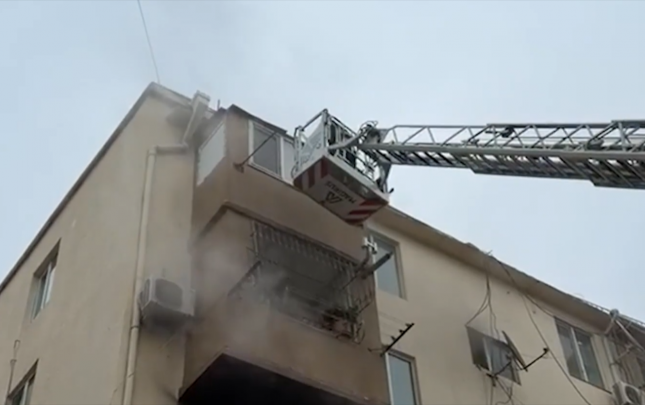 bakida-yasayis-binasinda-yangin