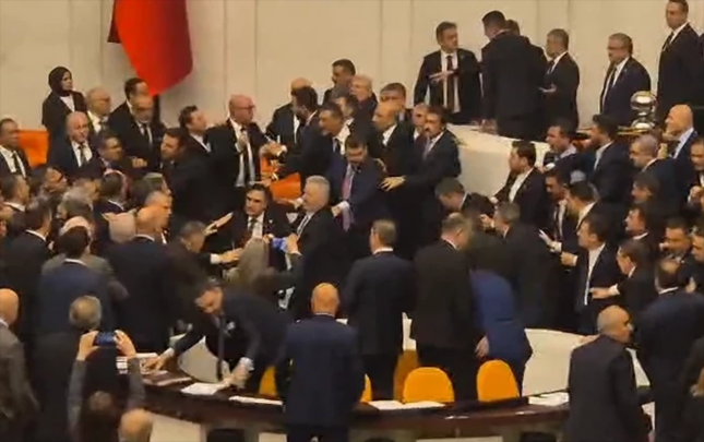 nazirlerin-andicmesinden-once-tbmm-de-dava-dusdu