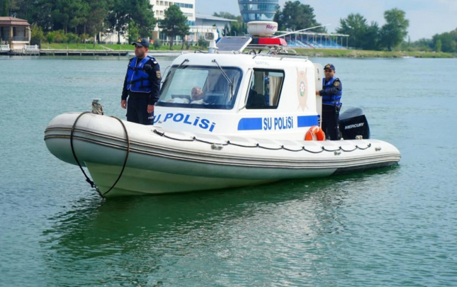 xezerde-nadir-nov-baliqlari-ovlayan-brakonyer-tutuldu