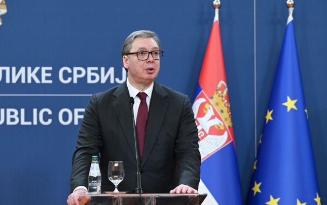 vucic-zire-mehsullarindan-danisdi