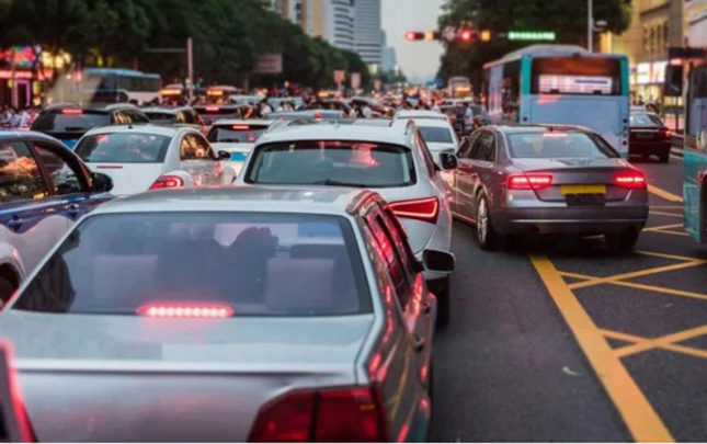 universitetlerde-tetil-basa-catdi