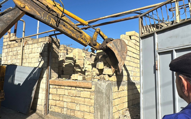 bileceride-qanunsuz-tikili-sokuldu