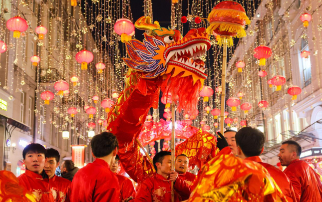 alovlu-at-bele-qarsilandi