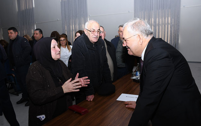 vaqif-hesenov-novbeti-seyyar-qebul-kecirdi