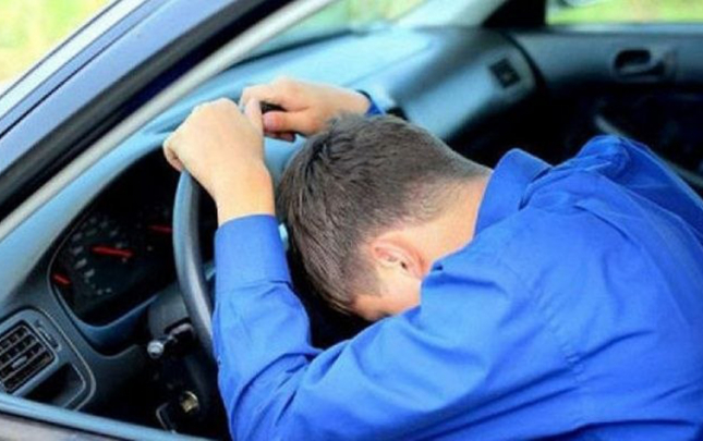 prospektde-qalan-masindan-27-yasli-oglanin-meyiti-tapildi