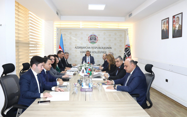 bir-vekilin-fealiyyeti-dayandirildi-digerine-xeberdarliq-edildi