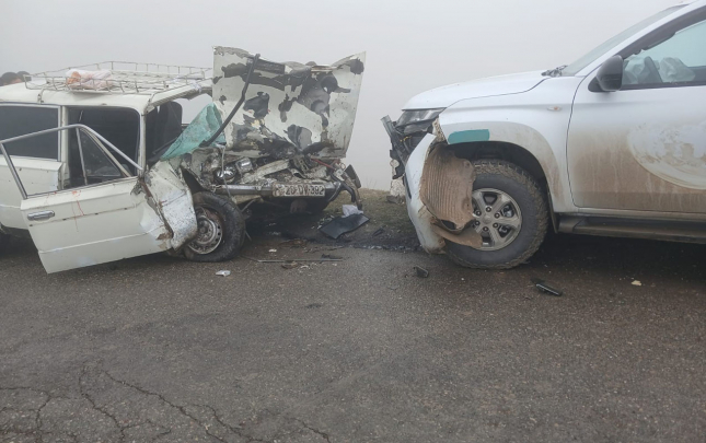 semkirde-masinlar-toqqusdu