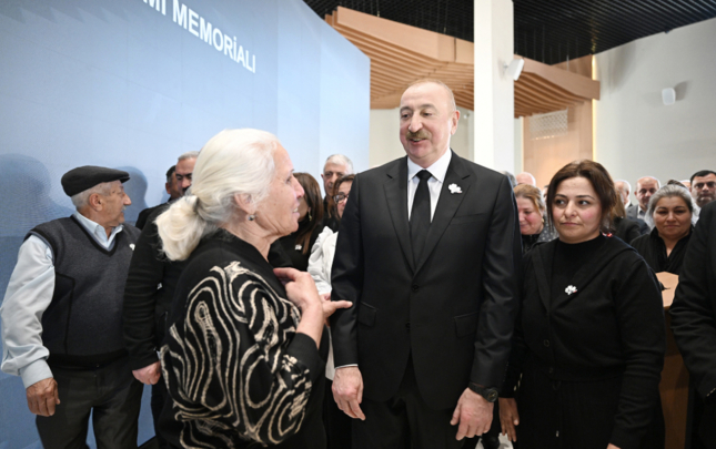 razi-olarsinizmi-boynunuzu-qucaqlayib-uzunuzden-opum