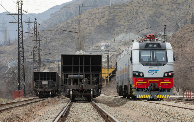 alabasli-qizilca-demir-yolu-uzun-muddet-sonra-ilk-defe-yenilendi