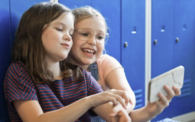 sosial-sebekelere-girisde-yas-mehdudiyyeti-olacaq