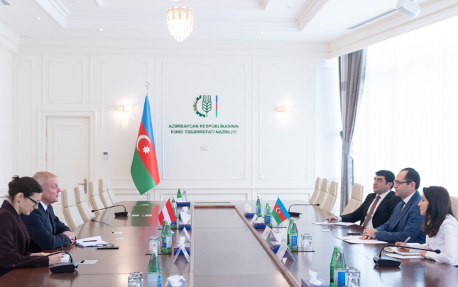 nazir-latviya-sefiri-ile-gorusdu