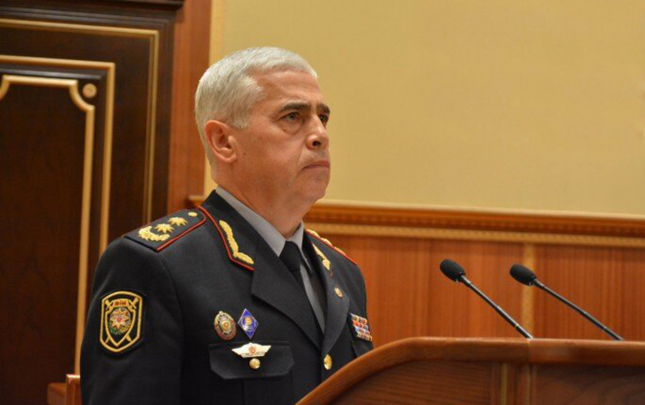 din-de-4134-qadin-emekdas-xidmet-edir