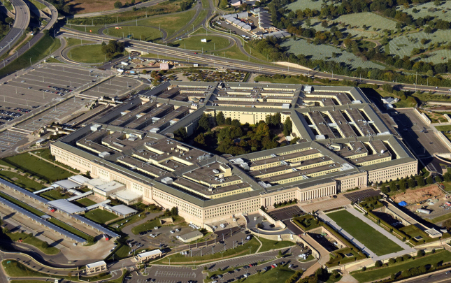 pentaqon-iranda-qizlar-mektebine-endirilen-zerbeni-arasdirir