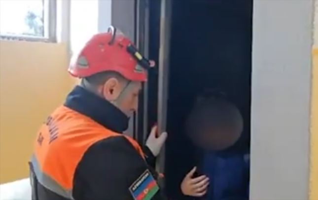 liftde-qalan-yeniyetme-xilas-edildi