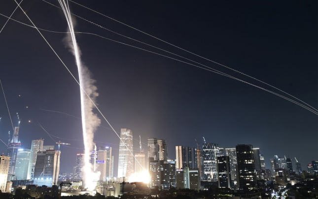 iran-israile-qarsi-raket-hucumlarina-basladi
