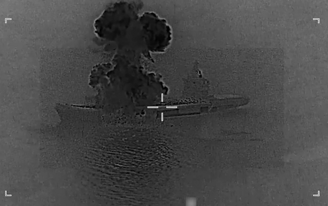 abs-iranin-drondasiyan-gemisini-vurdu