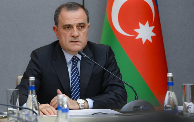 bayramov-hemkarlari-ile-danisdi