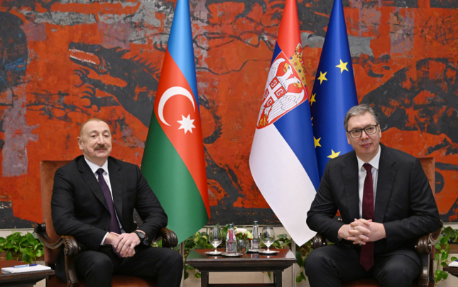 ilham-eliyev-serbiya-prezidenti-ile-telefonla-danisdi