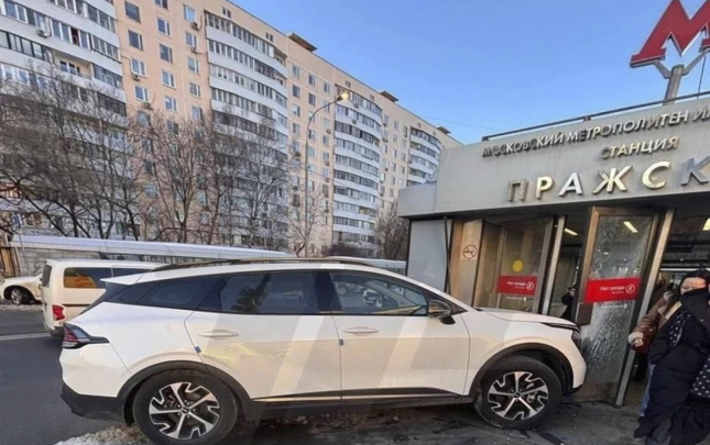 moskvada-azerbaycan-sefirliyine-mexsus-masin-qezaya-dusdu