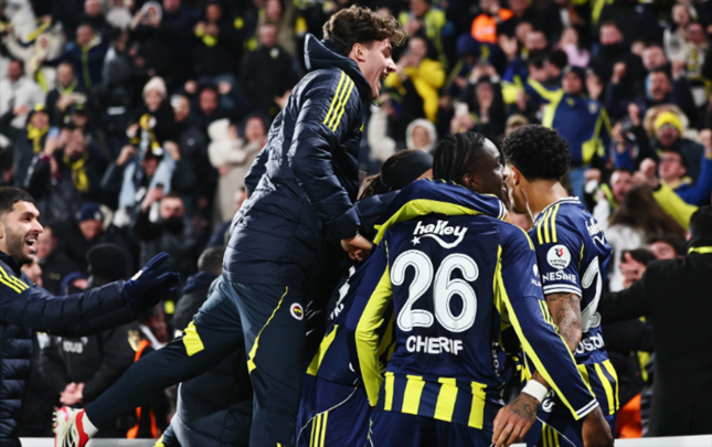 fenerbaxca-son-deqiqe-qollari-ile-geridonus-etdi