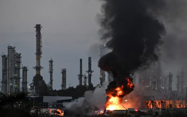 iran-israilde-neft-infrastrukturuna-zerbeler-endirdi