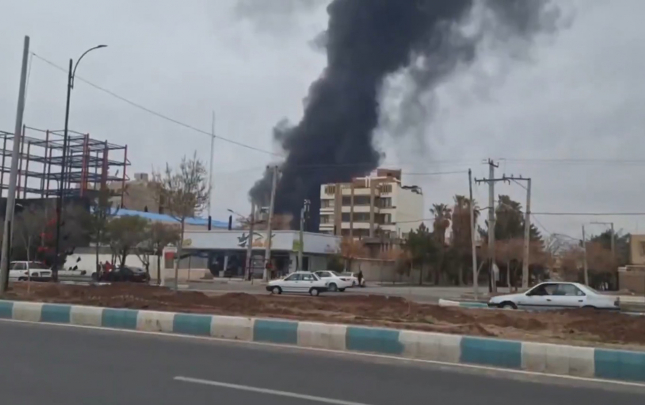 israil-kirmandaki-neft-bazasini-vurdu