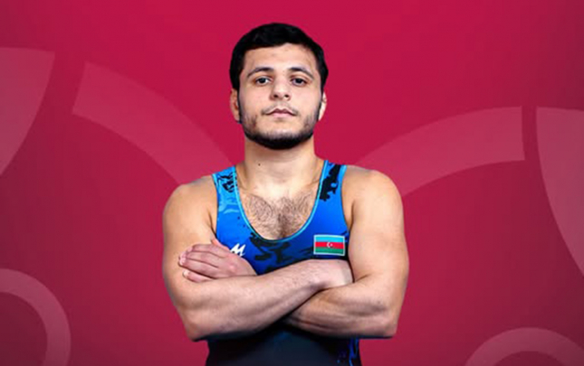 ermeni-reqibine-qalib-gelib-medal-qazandi