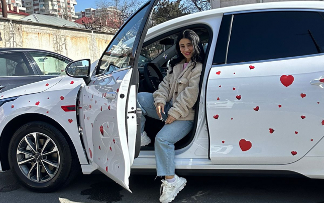 sukan-arxasinda-stereotipleri-deyisen-qadin