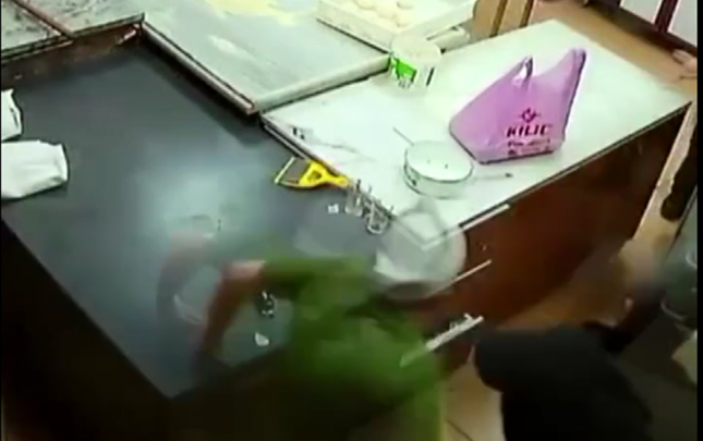 turkiyedeki-guclu-zelzelenin-basverme-ani