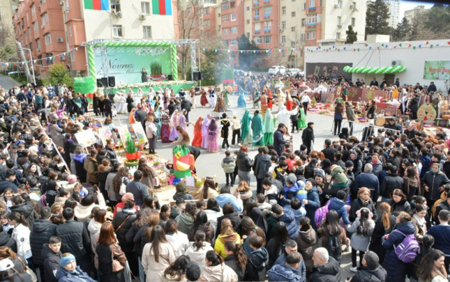 paytaxtin-abad-mehellelerinde-novruz-senlikleri-kecirilir