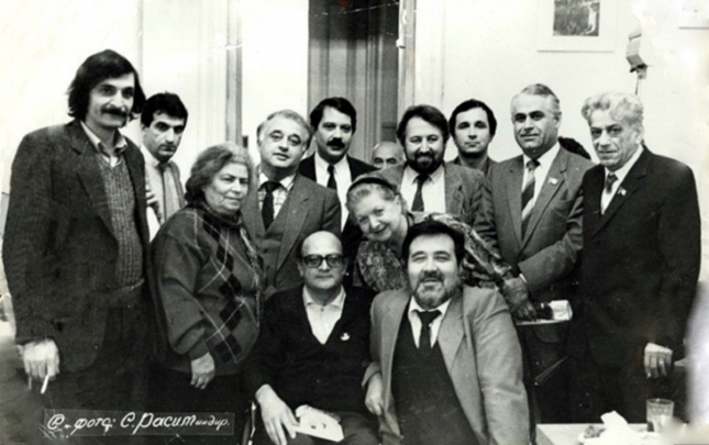 vefatindan-sonra-bu-tarixi-foto-yeniden-gundem-oldu