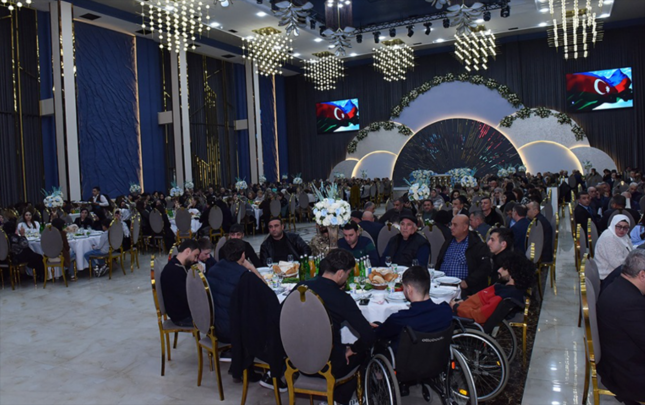 sumqayitda-iftar-sufresi-acildi