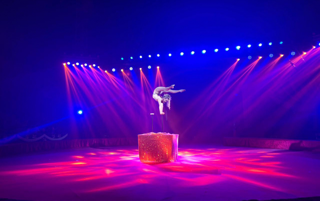 baki-dovlet-sirki-semaya-yukselenler-sousunu-teqdim-edir