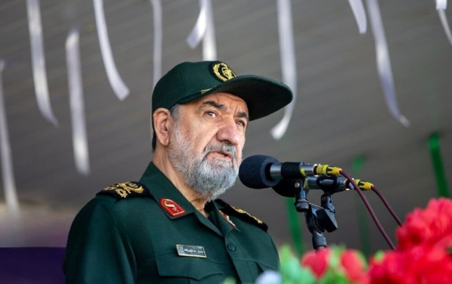 xamenei-onu-ozune-musavir-teyin-etdi