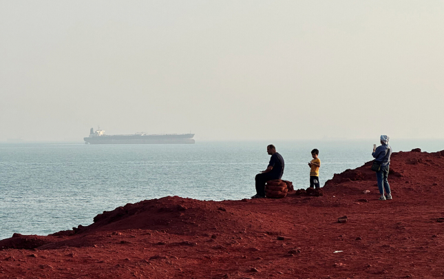 iran-hormuzu-bu-sertlerle-acacaq