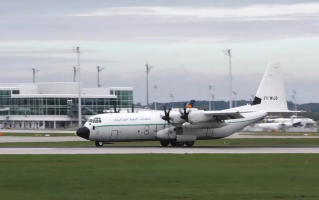 elcezairin-herbi-teyyaresi-ermenistandan-kecmekle-azerbaycana-ucub