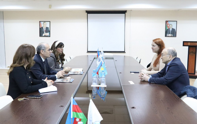 azerbaycan-universiteti-almati-menecment-universiteti-ile-emekdasligi-genislendirir