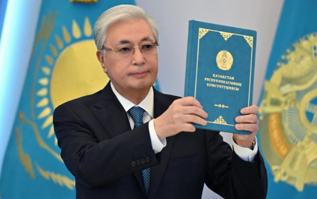 qazaxistanda-yeni-konstitusiya-qebul-edildi